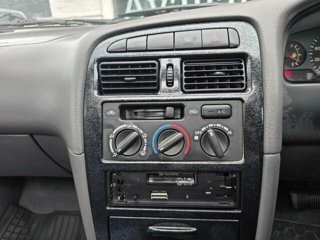 Toyota Avensis Green #28
