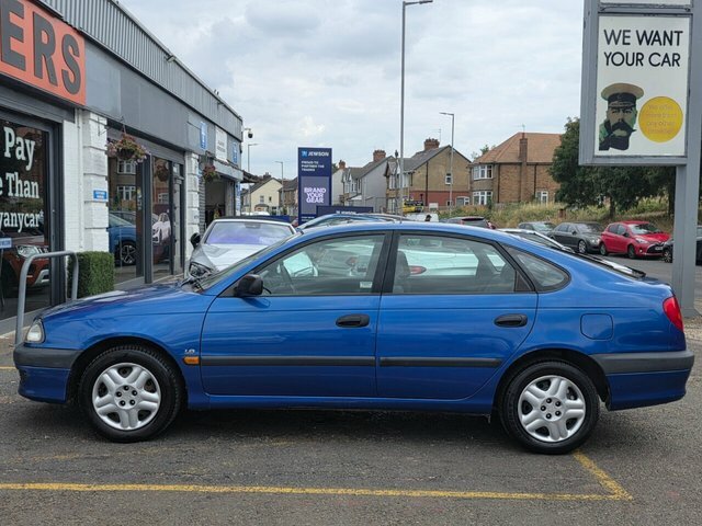 Toyota Avensis Green #5