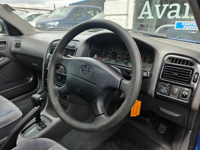 Toyota Avensis Green #10