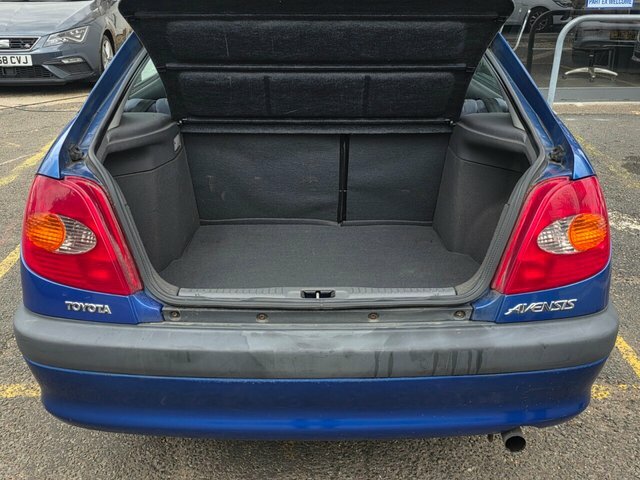 Toyota Avensis Green #34