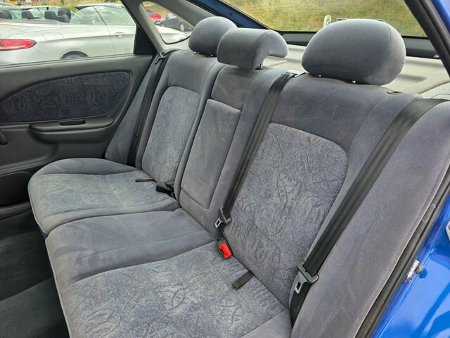 Toyota Avensis Green #20