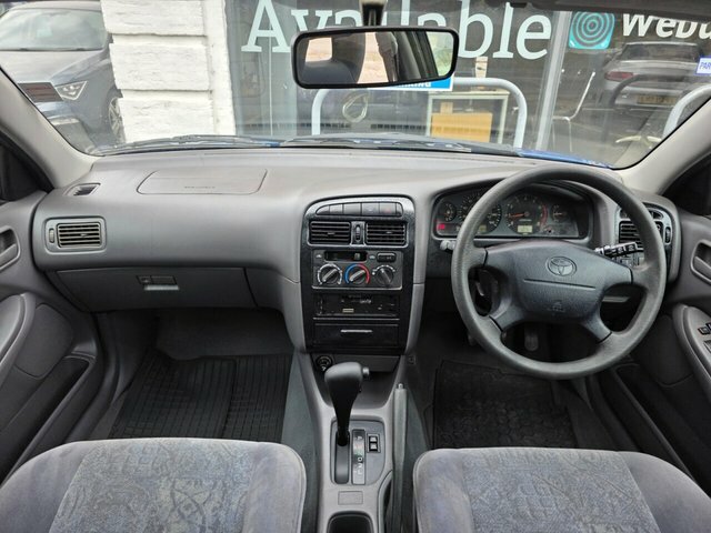 Toyota Avensis Green #21