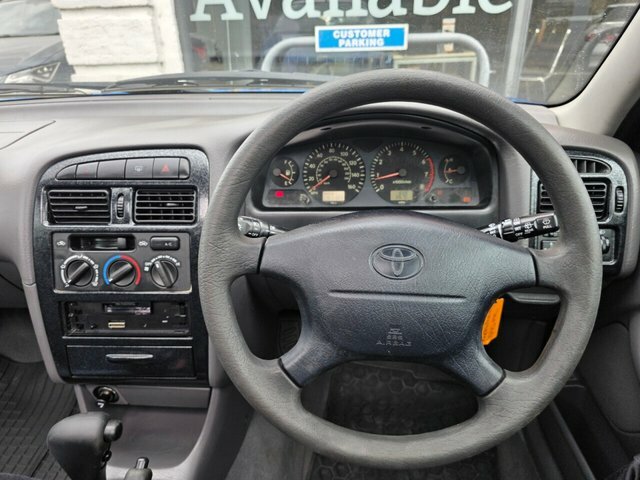 Toyota Avensis Green #23