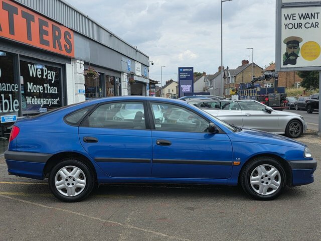 Toyota Avensis Green #9