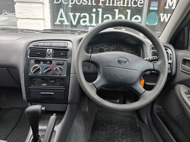 Toyota Avensis Green #22