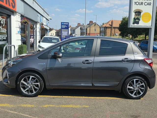 Toyota Yaris Vvt-h Y20 Bi-tone Hatchback DP69LGW Grey #6