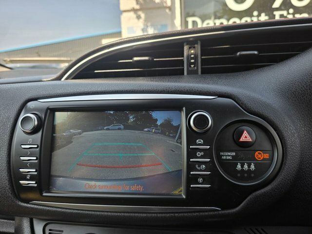Toyota Yaris Vvt-h Y20 Bi-tone Hatchback DP69LGW Grey #2