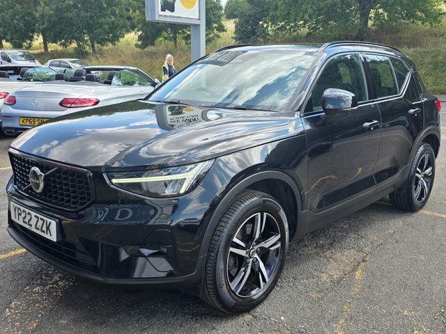 Volvo XC40 B3 Mhev Plus Dark YP22ZZK Black #6