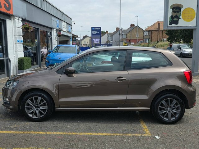 Volkswagen Polo Bluemotion Tech Se Red #7