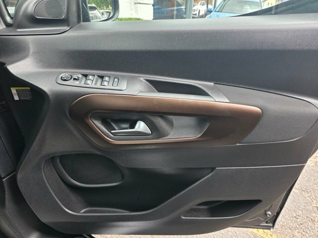 Peugeot Rifter 1.5L Active Blue #40