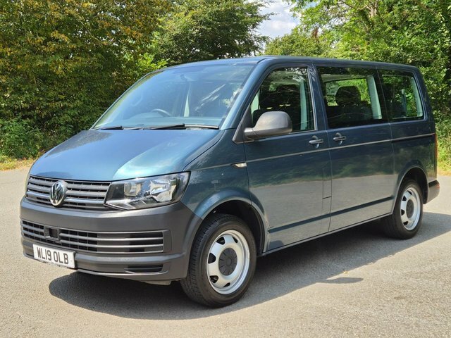 Volkswagen Transporter Shuttle 2019 2.0 Tdi Bluemotion Tech S Minibus Double Cab Green #2