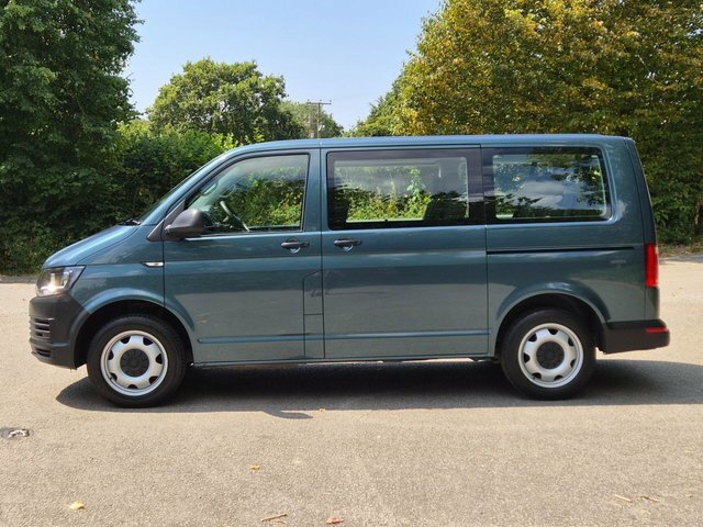 Volkswagen Transporter Shuttle 2019 2.0 Tdi Bluemotion Tech S Minibus Double Cab Green #6