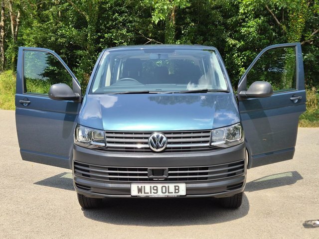 Volkswagen Transporter Shuttle 2L S Beige #9