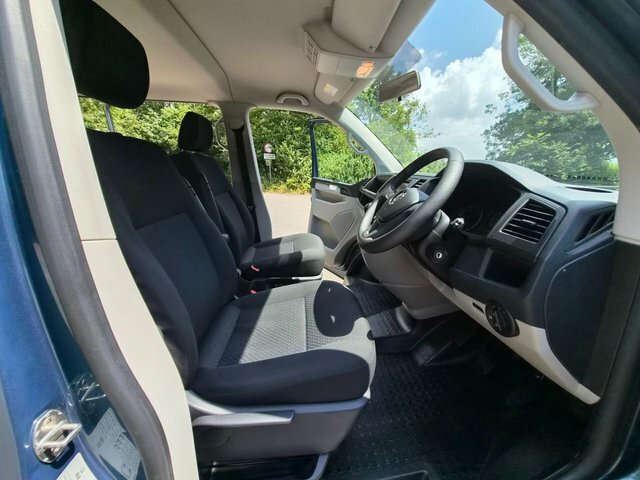 Volkswagen Transporter Shuttle 2L S Beige #11