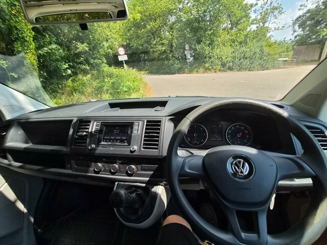 Volkswagen Transporter Shuttle 2L S Beige #16