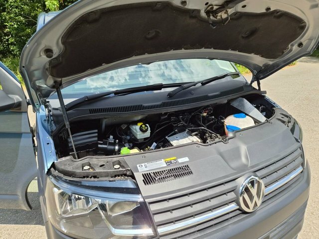 Volkswagen Transporter Shuttle 2L S Beige #45