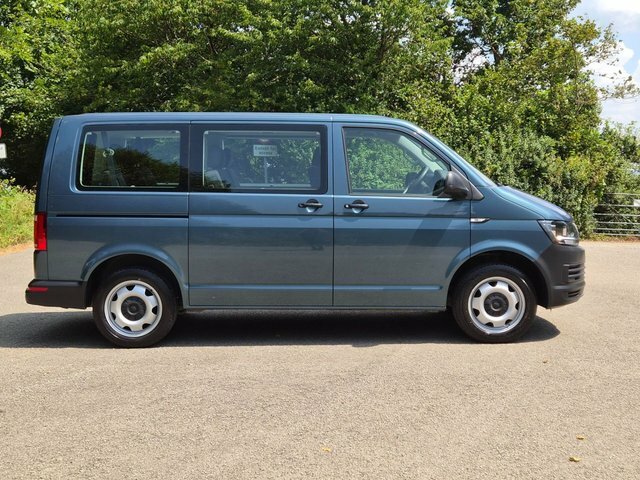 Volkswagen Transporter Shuttle 2019 2.0 Tdi Bluemotion Tech S Minibus Double Cab Green #5