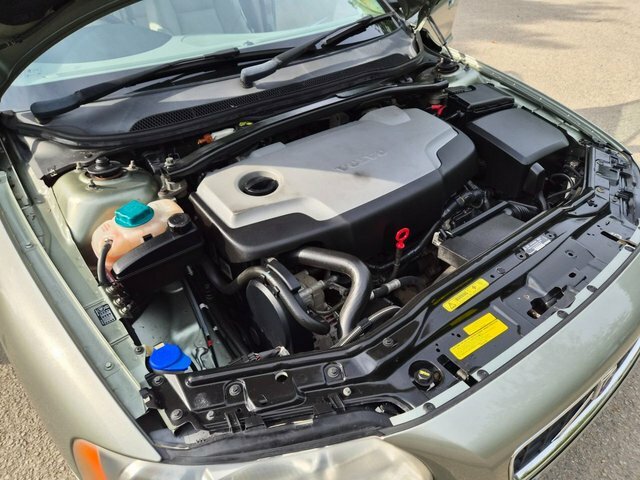 Volvo S60 Saloon Silver #33