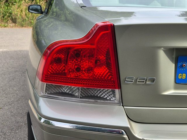 Volvo S60 Saloon Silver #26