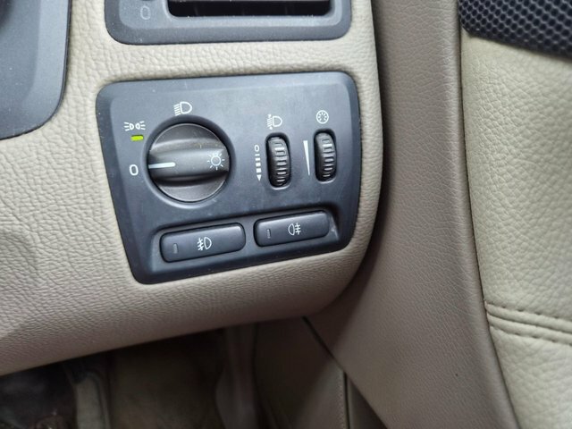 Volvo S60 Saloon Silver #41