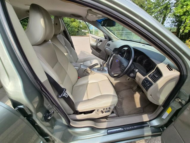 Volvo S60 Saloon Silver #10