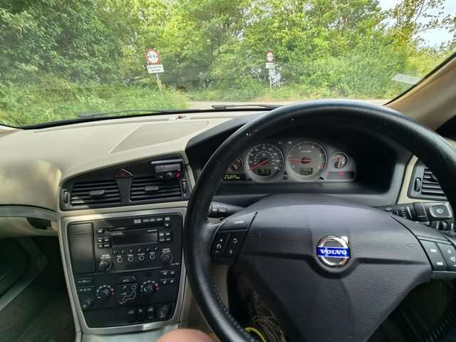 Volvo S60 Saloon Silver #15