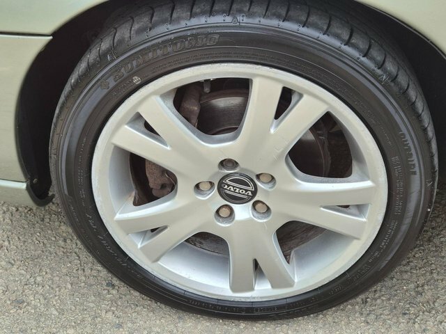 Volvo S60 Saloon Silver #29