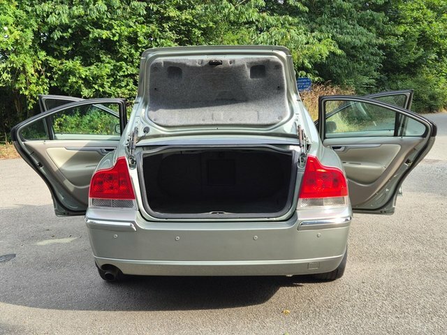 Volvo S60 Saloon Silver #12