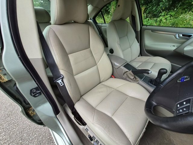 Volvo S60 Saloon Silver #49