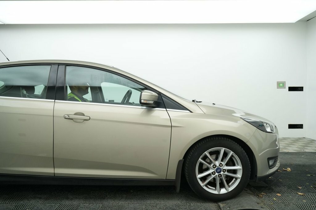 Ford Focus 1.6L Zetec Silver #3