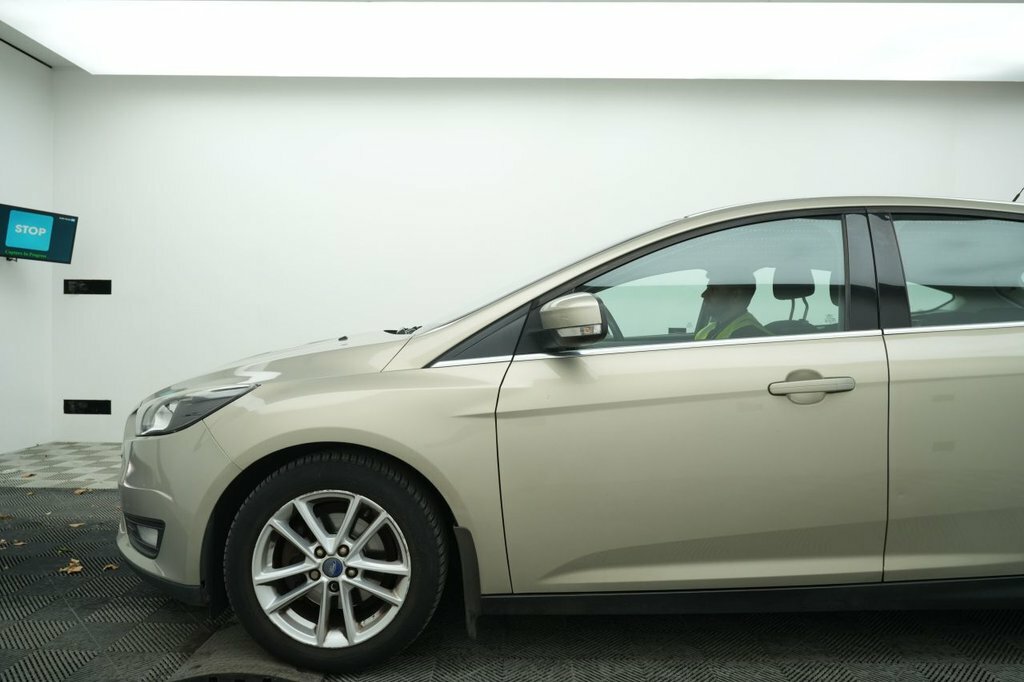 Ford Focus 1.6L Zetec Silver #4