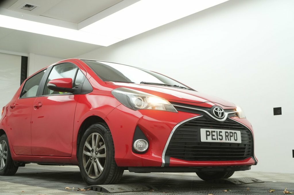 Toyota Yaris 1.3L Icon Red #5
