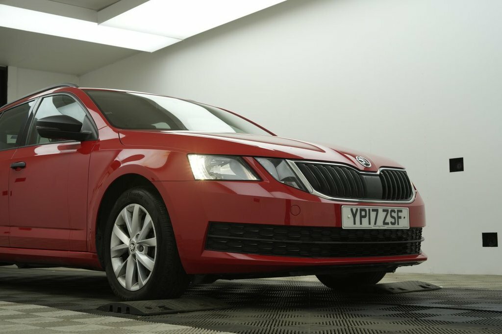 Skoda Octavia 1L S Red #5