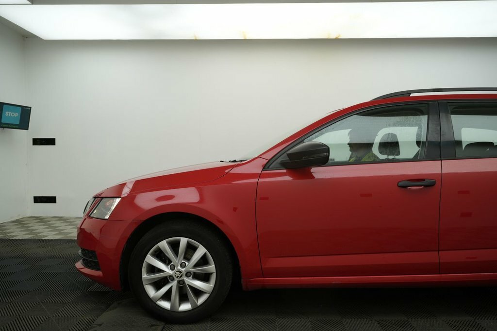 Skoda Octavia 1L S Red #4