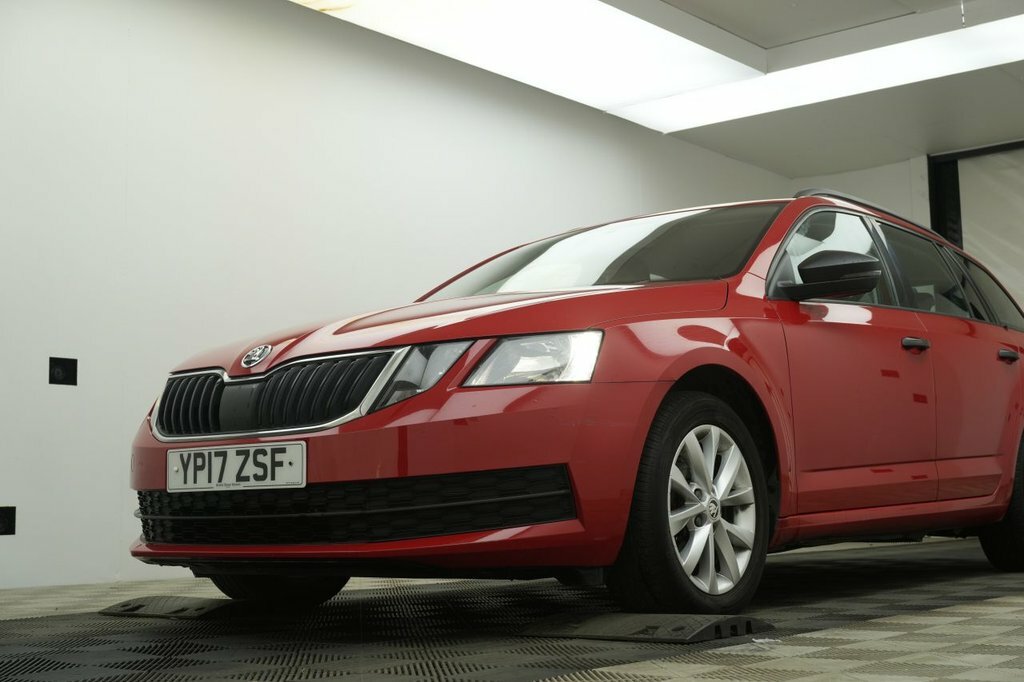 Skoda Octavia 1L S Red #6