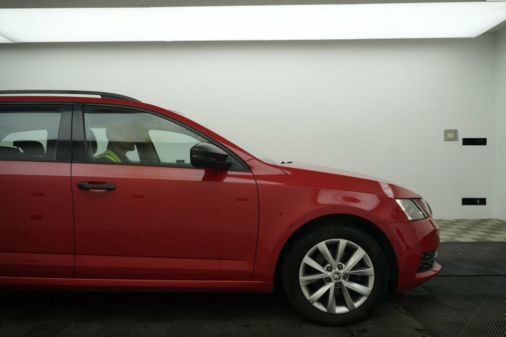 Skoda Octavia 1L S Red #3