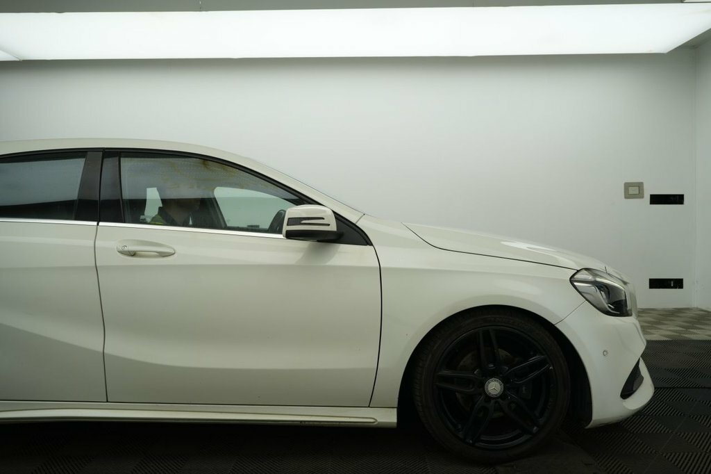 Mercedes-Benz A Class 1.6L Amg Line White #3
