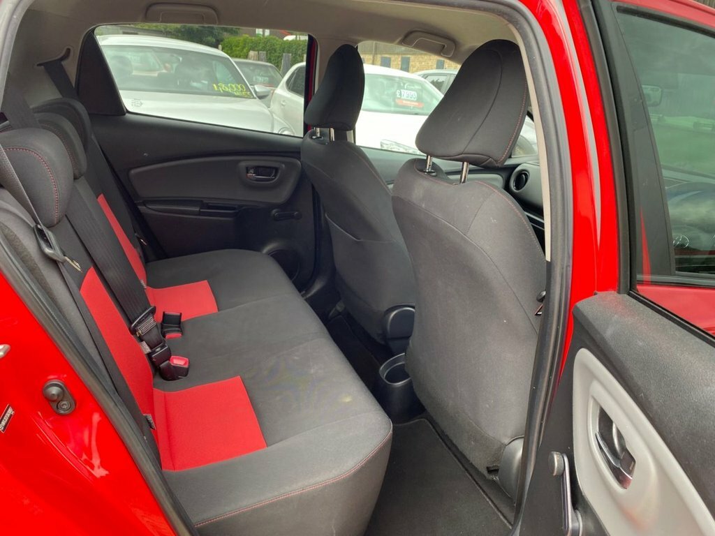 Toyota Yaris 1.3L Sport Red #5