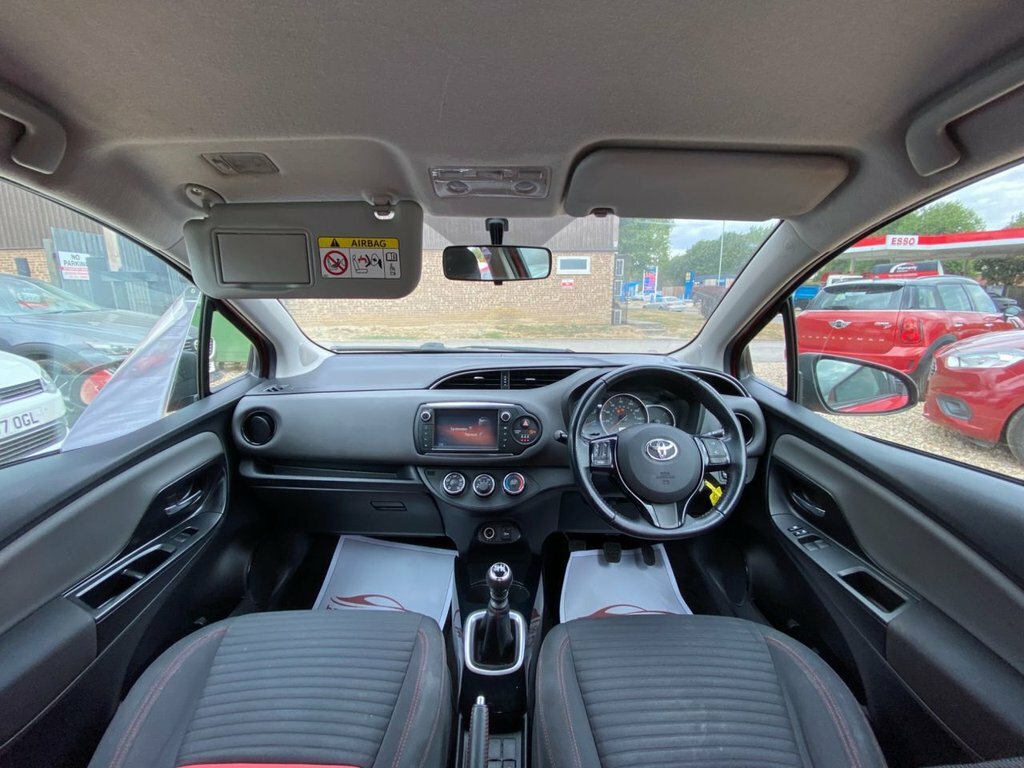 Toyota Yaris 1.3L Sport Red #4