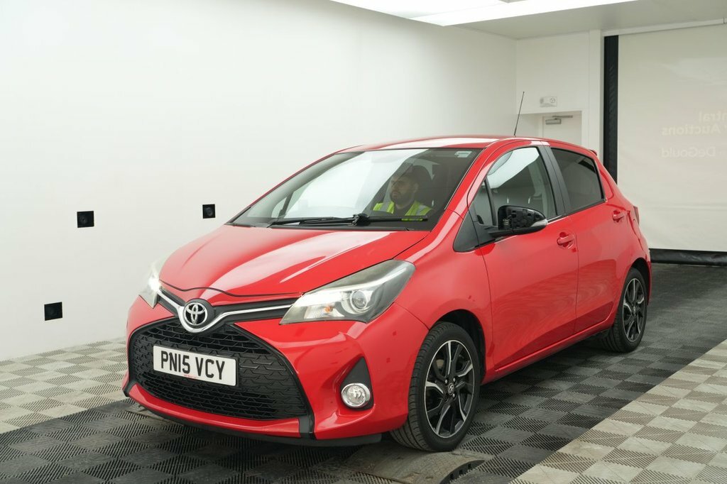 Toyota Yaris 1.3L Sport Red #2