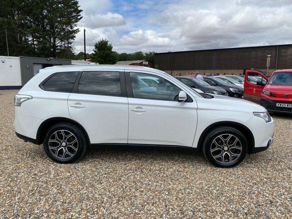Mitsubishi Outlander 2.2L Gx3 White #4