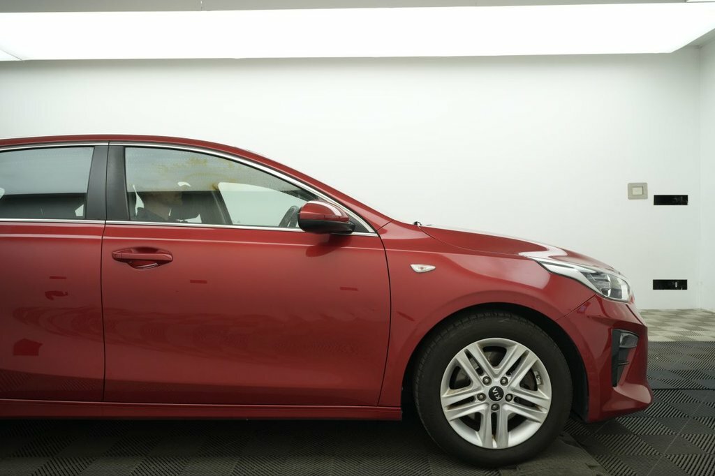 Kia Ceed 1.6L 2 Red #3