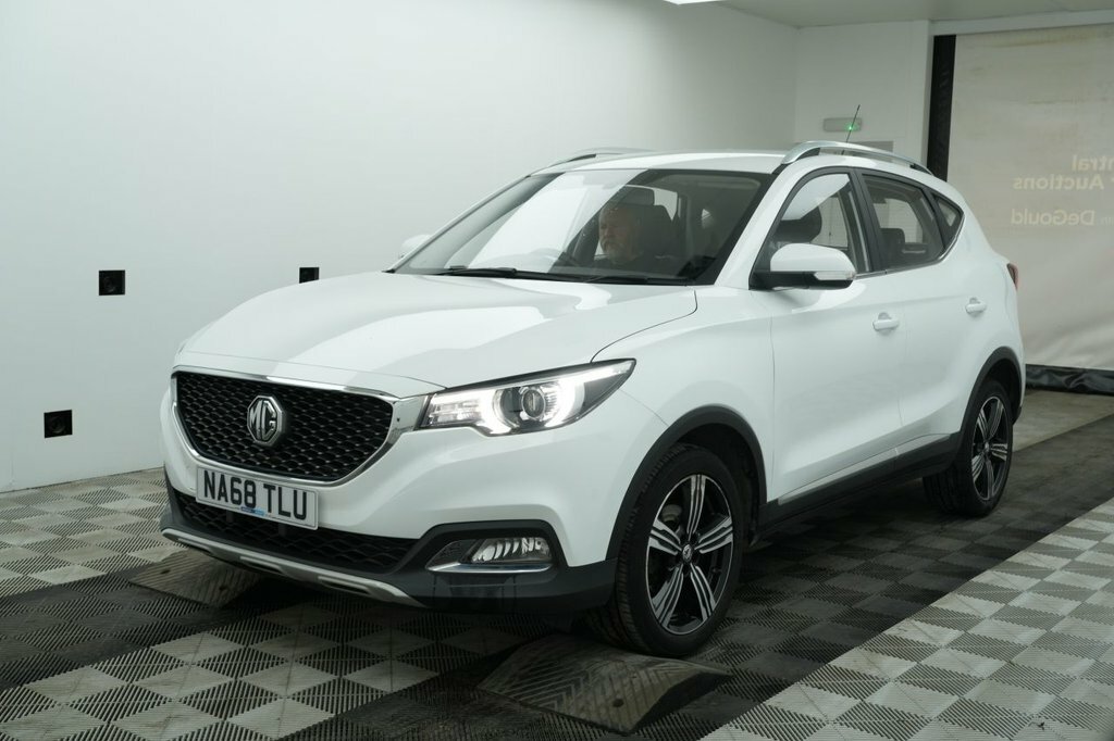 MG ZS 1.5L Exclusive White #2