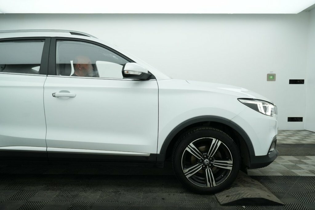 MG ZS 1.5L Exclusive White #3