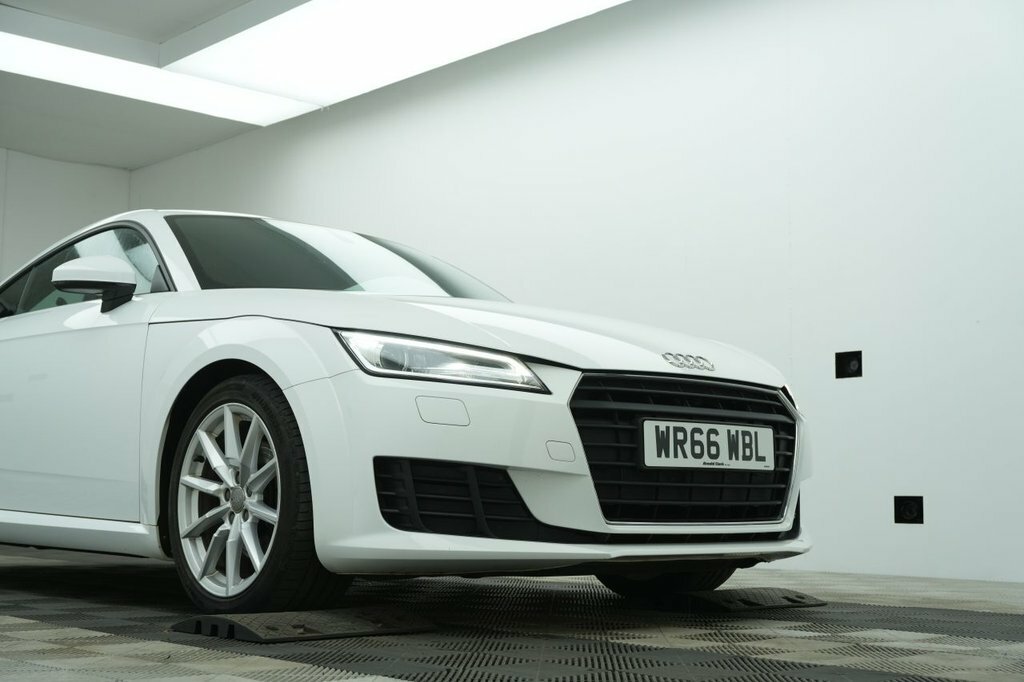 Audi TT 1.8L Sport White #5