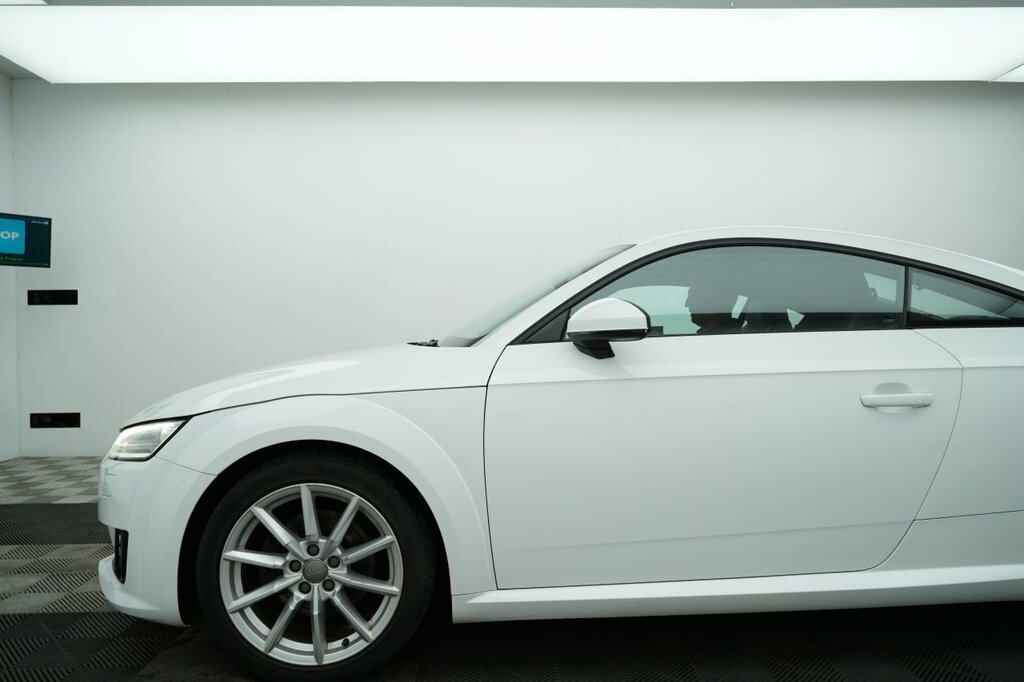 Audi TT 1.8L Sport White #4