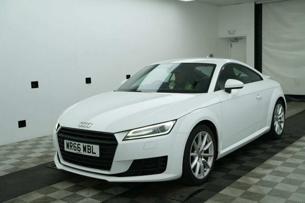 Audi TT 1.8L Sport White #2