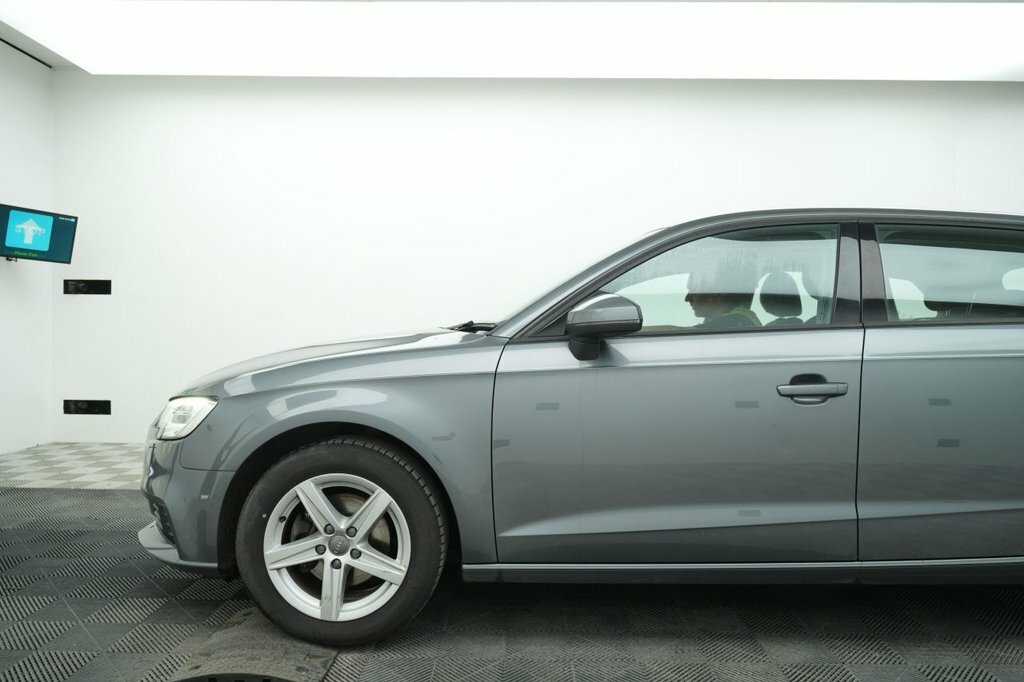 Audi A3 1L Se Technik Grey #4