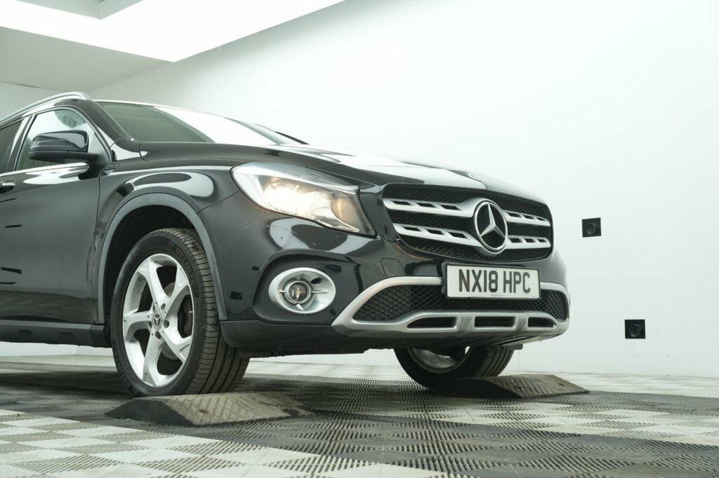 Mercedes-Benz GLA Class 1.6L Sport Black #5