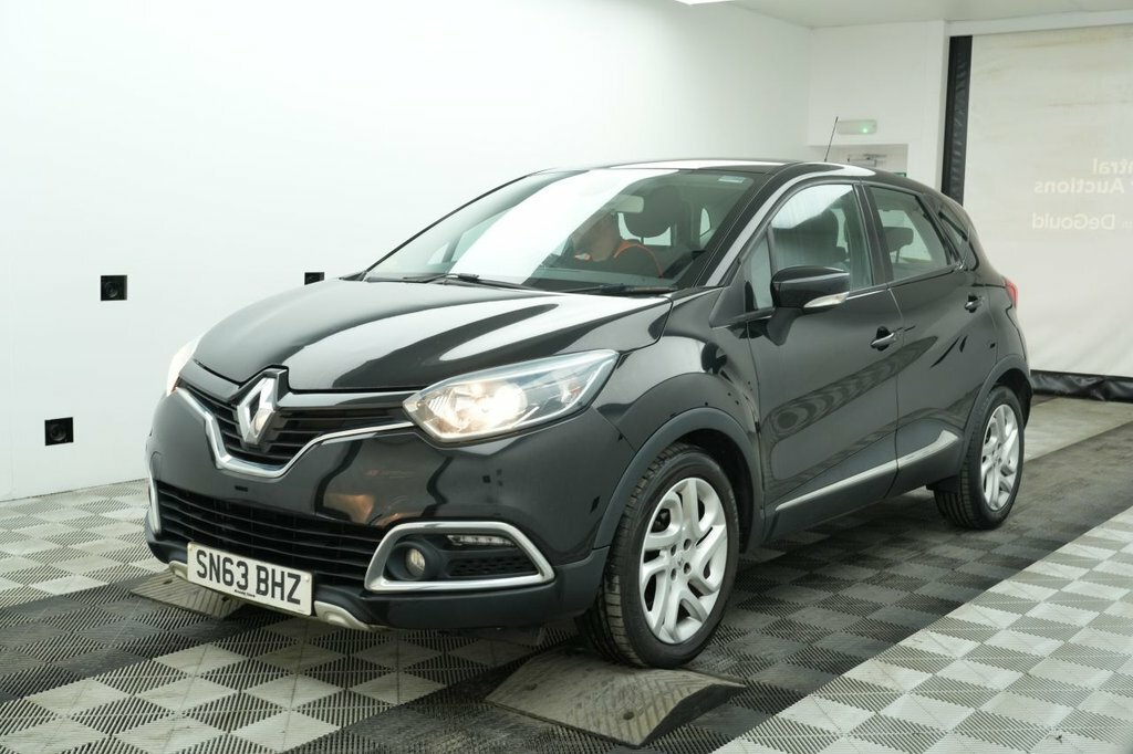 Renault Captur 0.9L Dynamique Medianav Black #2
